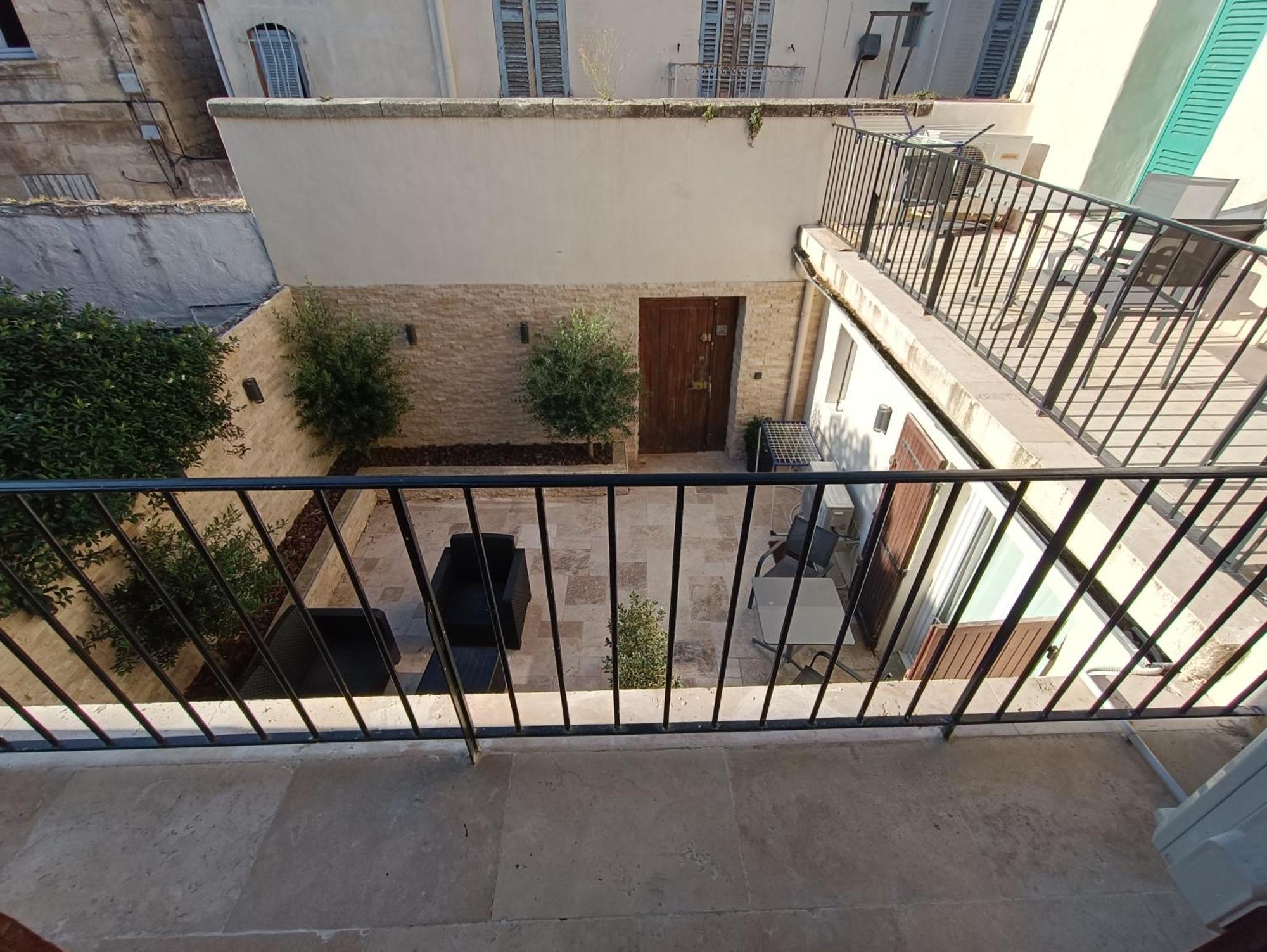 Appartements Et Studio Renoves En 2022, Intra Muros Avignon Ngoại thất bức ảnh