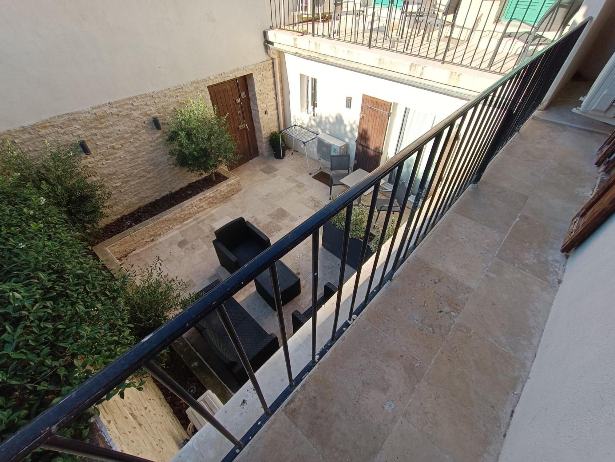 Appartements Et Studio Renoves En 2022, Intra Muros Avignon Ngoại thất bức ảnh